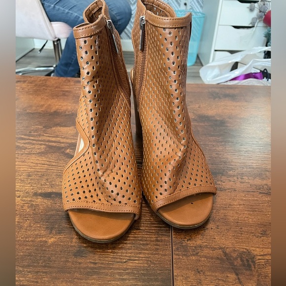 Women's Tan Peep-Toe Ankle Boots - Picture 2 of 4